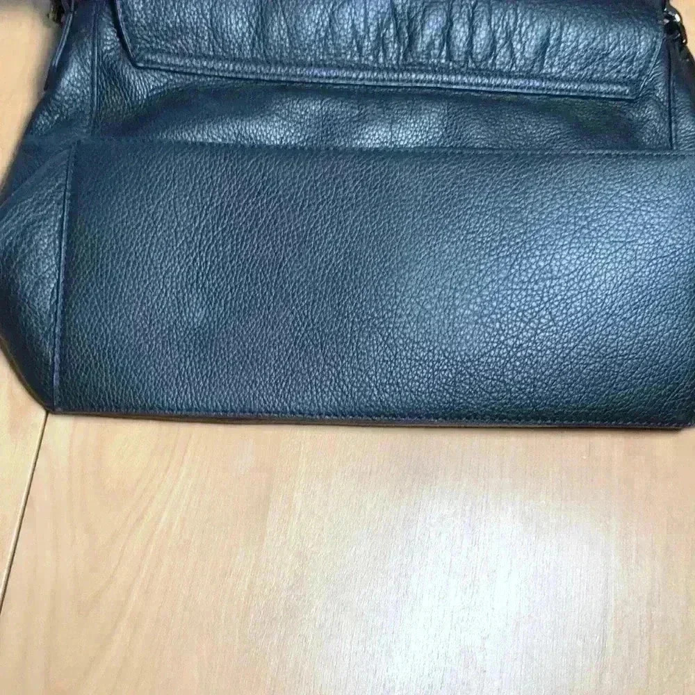 Botkier leather shoulder bag. - Picture 4 of 10